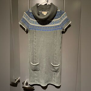 Belle Du Jour Gray Knit with Blue and White Patterns
